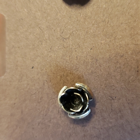 💙10 for $20- stud earrings - Picture 3 of 3